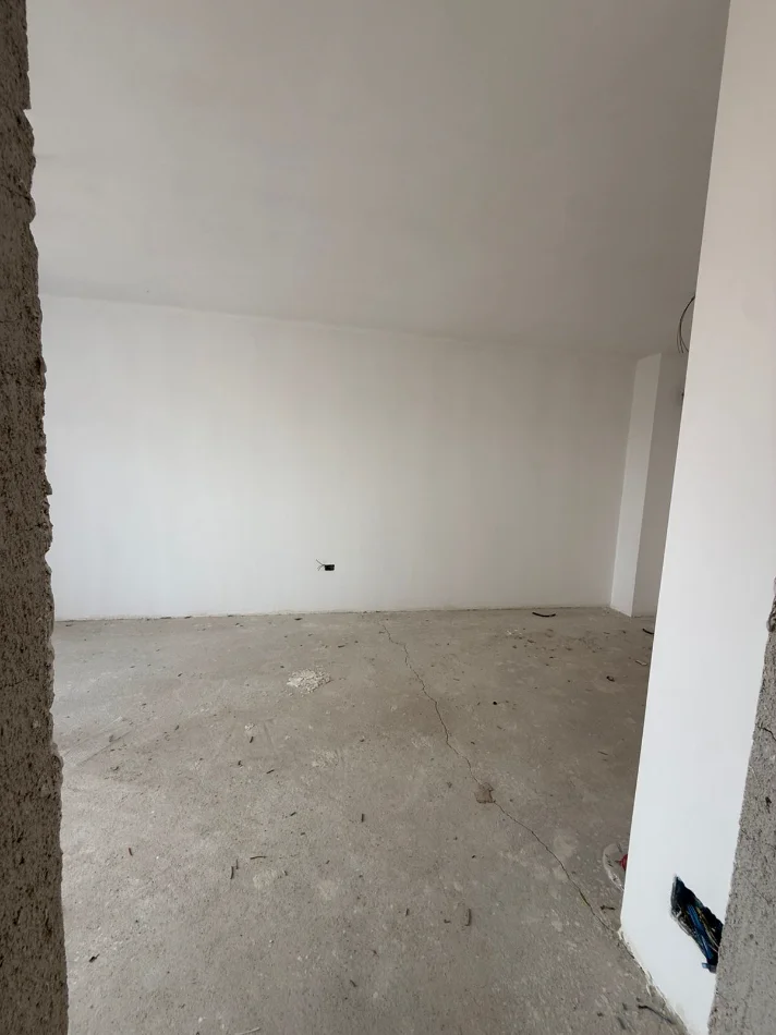 Tirane, shitet apartament 1+1 Kati 4, 75 m² 136.000 € 
