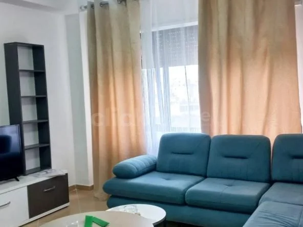 Tirane, jepet me qera apartament 2+1 Kati 3, 110 m² 650 € 
