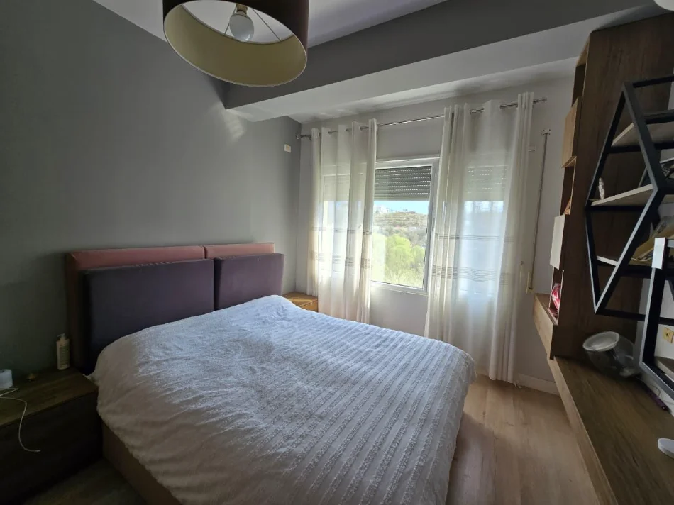 Tirane, shitet apartament duplex 2+1+Ballkon Kati 1, 103 m² 310.000 €