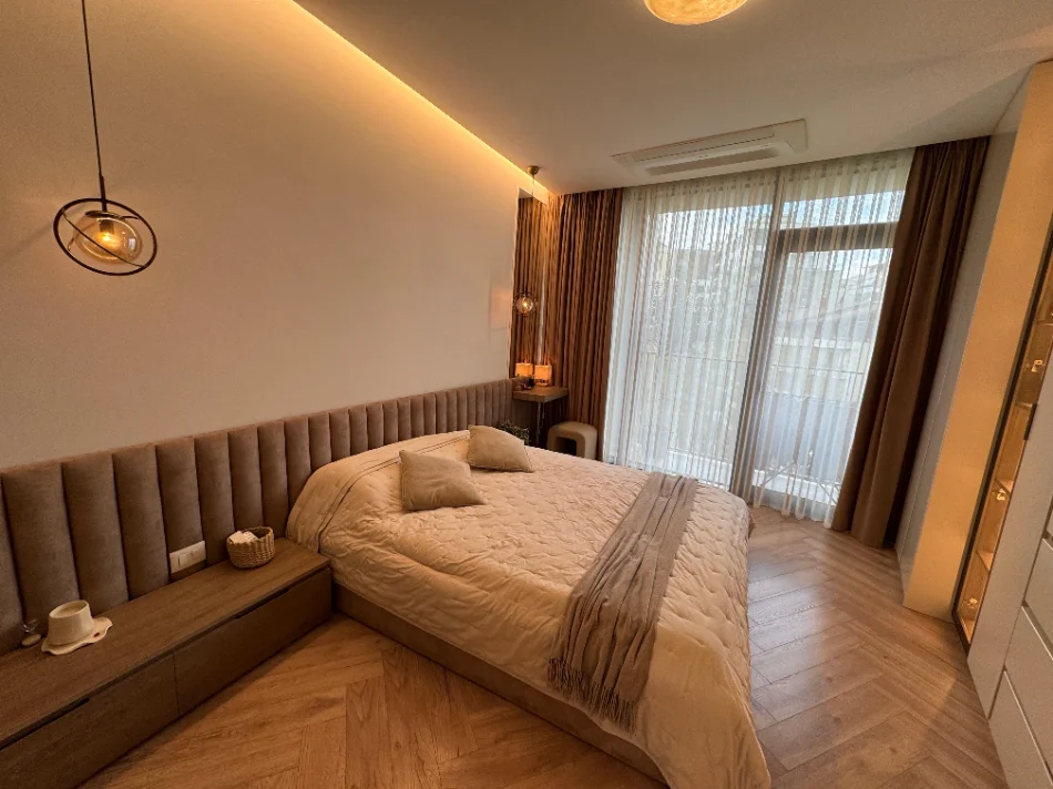 Tirane, shitet apartament 3+1 Kati 5, 126 m² 650.000 € (Rruga e Kosovareve)