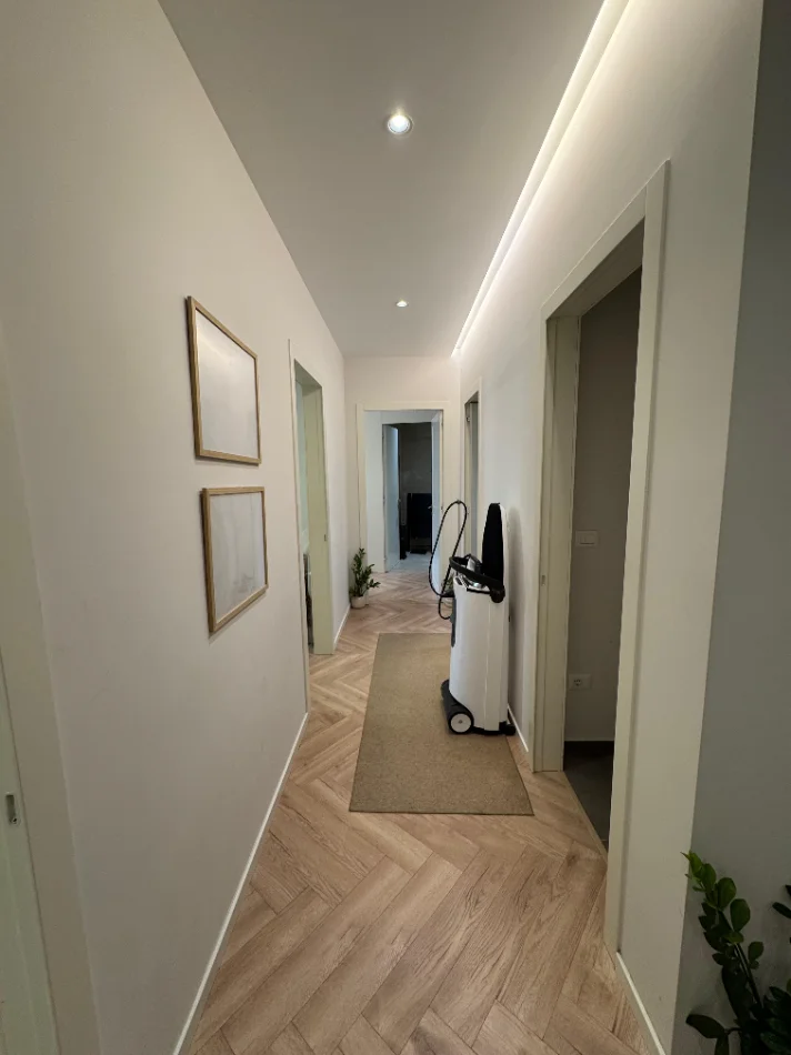 Tirane, shitet apartament 3+1 Kati 5, 126 m² 650.000 € (Rruga e Kosovareve)