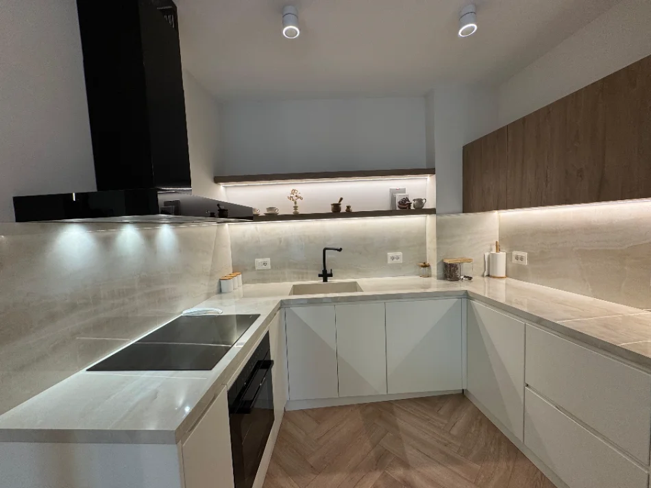 Tirane, shitet apartament 3+1 Kati 5, 126 m² 650.000 € (Rruga e Kosovareve)