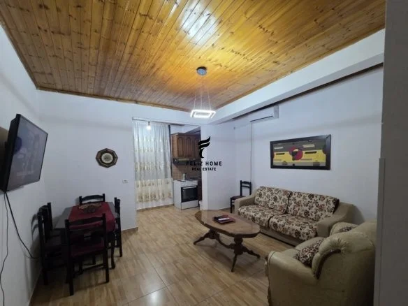 Tirane, jepet me qera apartament 1+1+Ballkon Kati 3, 75 m² 400 € (OXHAKU)