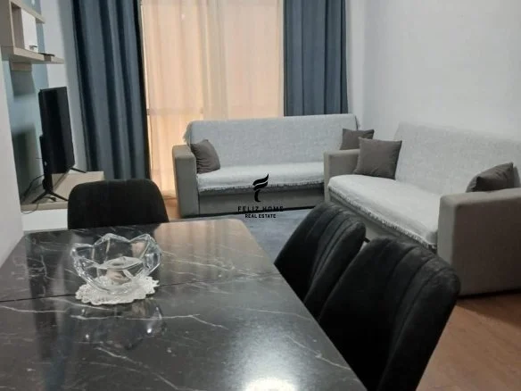 Tirane, jepet me qera apartament 1+1+Ballkon Kati 2, 80 m² 400 € (FRESK)