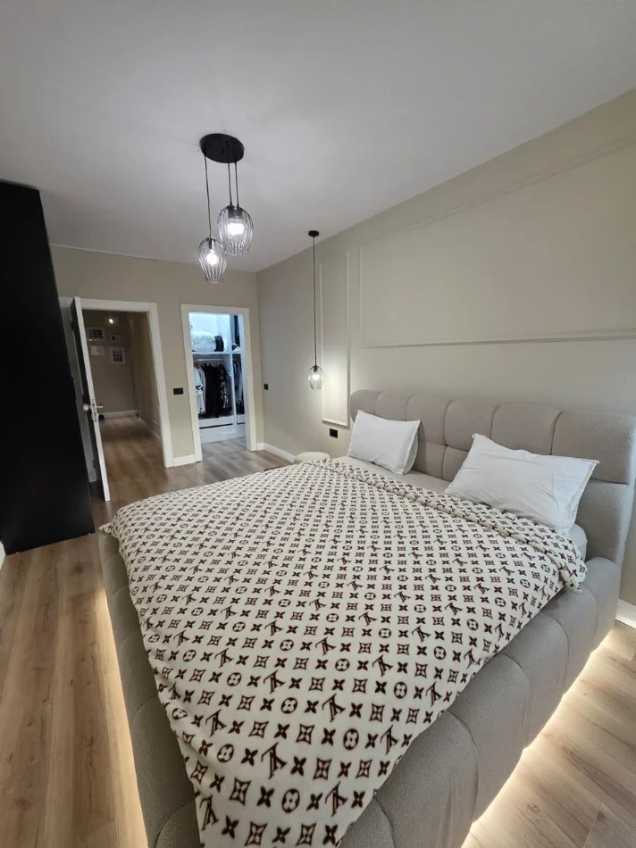 Tirane, shitet apartament 2+1+Ballkon Kati 1, 112 m² 336.000 € (Komuna e Parisit)