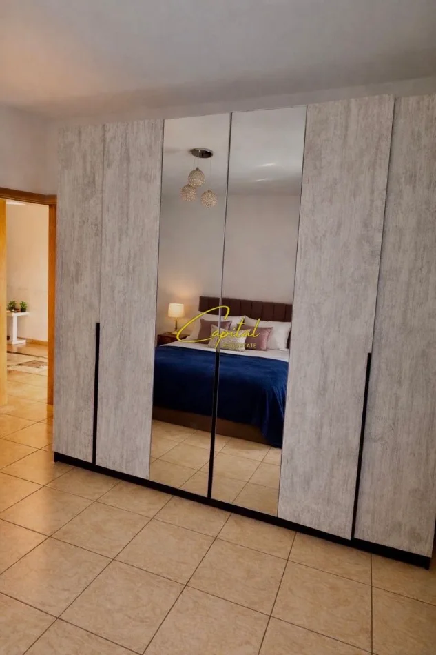 Tirane, jepet me qera apartament 3+1+Aneks+Ballkon Kati 3, 180 m² 500 € (VAQARR)