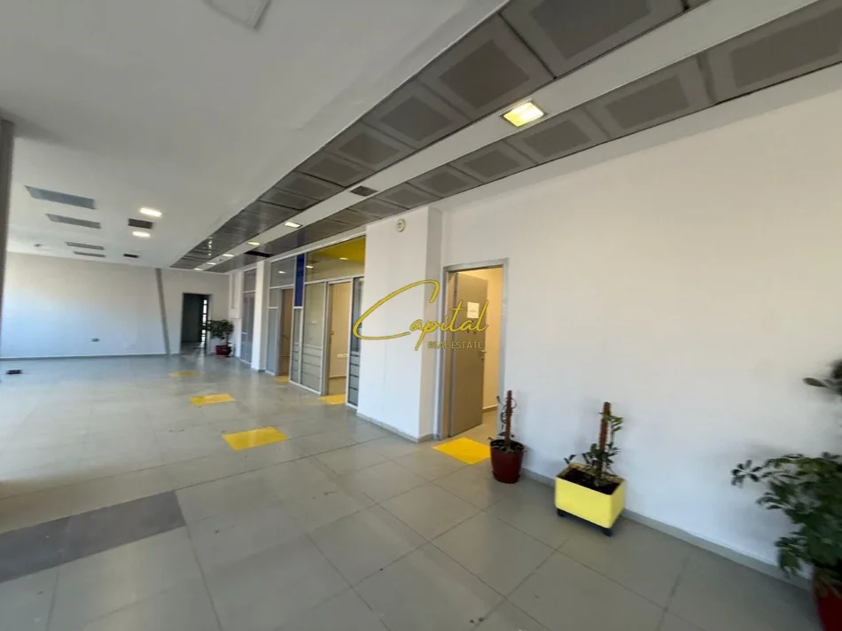 Tirane, jepet me qera ambjent biznesi Kati 2, 916 m² 18.000 € (RRUGA E KAVAJES)