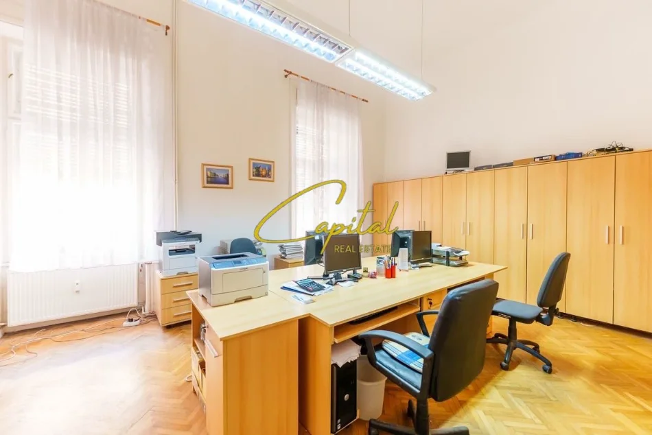 Tirane, jepet me qera zyre Kati 3, 70 m² 350 € (RRUGA E KAVAJES)