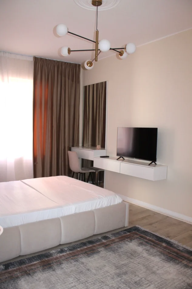 Tirane, jepet me qera apartament 2+1+Aneks+Ballkon Kati 3, 71 m² 1.100 € 