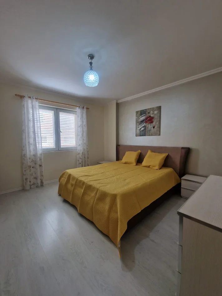 Tirane, shitet apartament 3+1+Ballkon Kati 4, 127 m² 219.000 € (Porcelan afer UET)