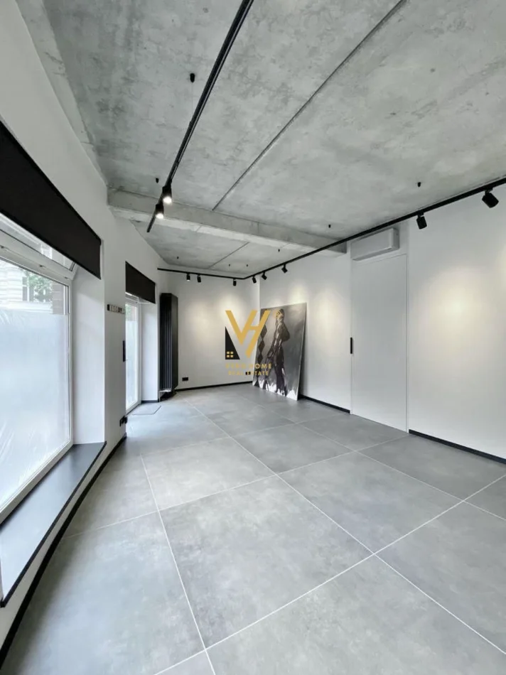 Tirane, jepet me qera zyre Kati 2, 126 m² 3.000 € (GARDEN BUILDING)