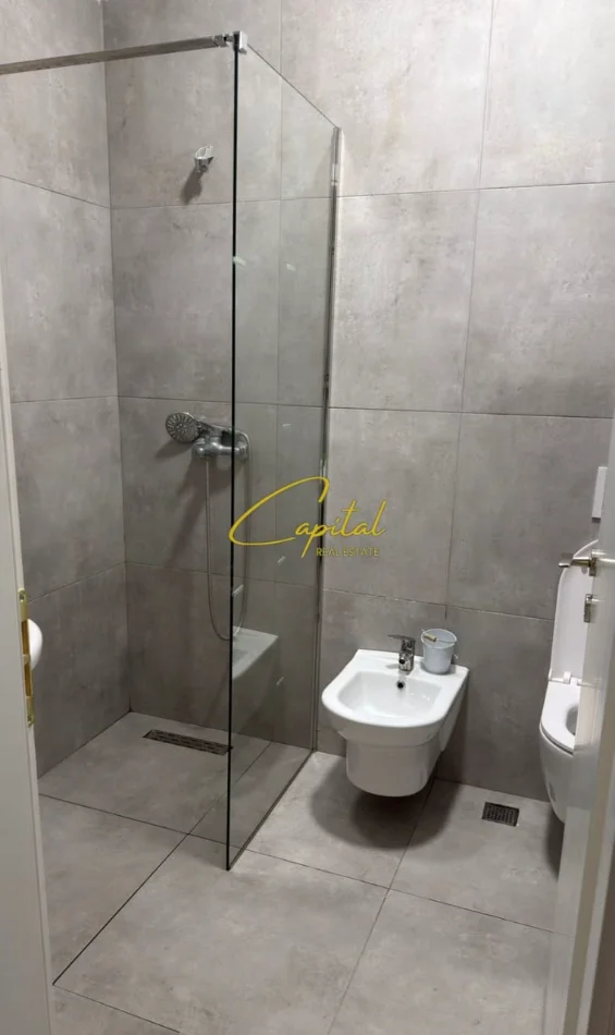 Tirane, jepet me qera apartament 2+1 Kati 12, 78 m² 700 € (5 MAJI)