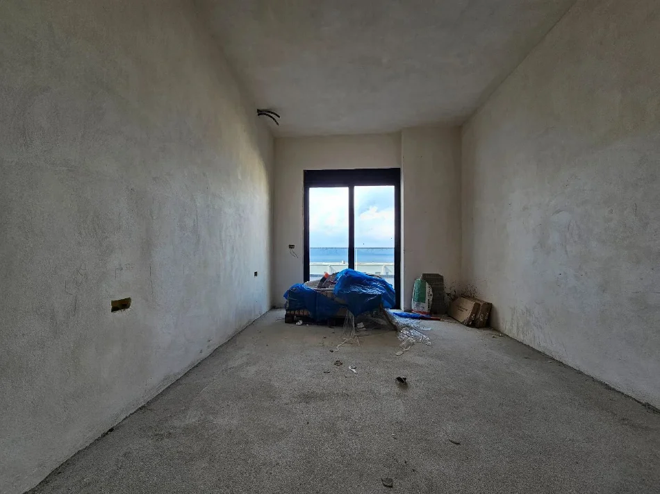 Sarande, shitet apartament 2+1 , 2.000 m² (sarande qytet)