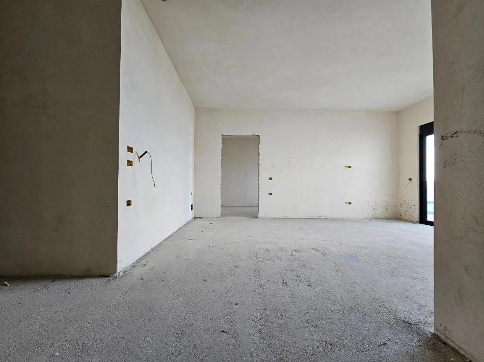 Sarande, shitet apartament 2+1 , 2.000 m² (sarande qytet)