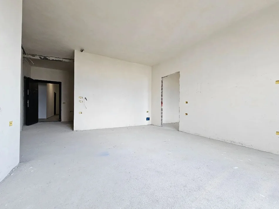 Sarande, shitet apartament 2+1 , 2.000 m² (sarande qytet)