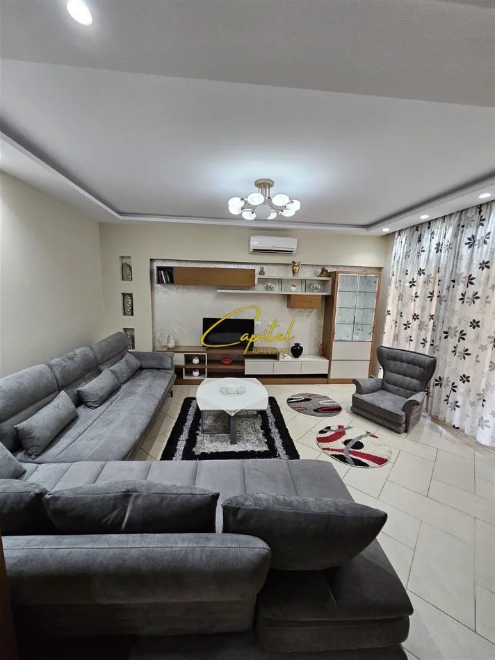 Tirane, jepet me qera apartament 2+1 Kati 2, 100 m² 650 € (LIQENI I THATE)