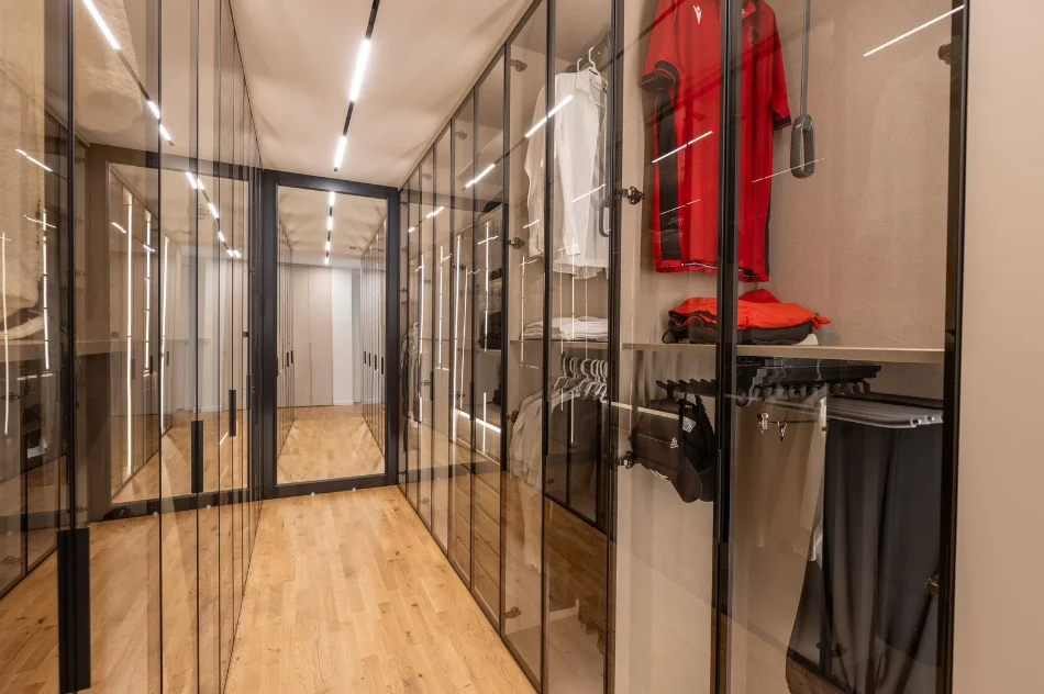 Tirane, shitet apartament duplex 3+1 Kati 0, 300 m² 800.000 € (Lunder)