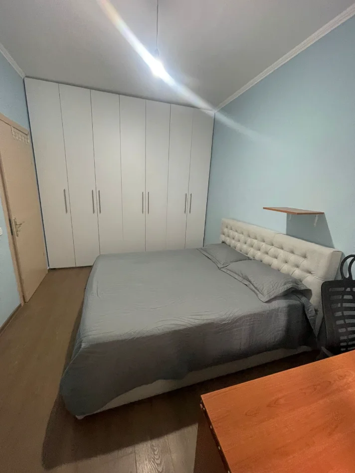 Jepet me qira apartament 2+1 , 400 € , ne Fresk