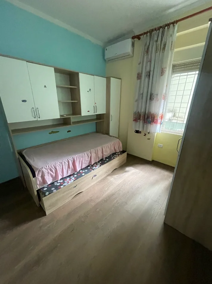 Jepet me qira apartament 2+1 , 400 € , ne Fresk