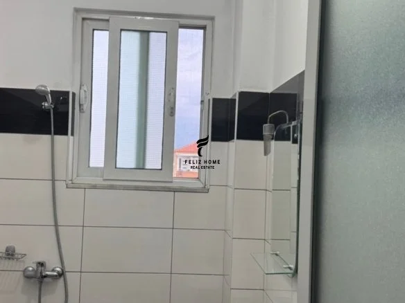 Tirane, jepet me qera apartament 1+1+Ballkon Kati 3, 60 m² 60 € (5 MAJI)