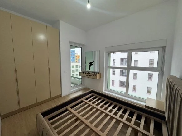 Tirane, jepet me qera apartament 1+1+Ballkon Kati 4, 60 m² 500 € (ALI DEMI)