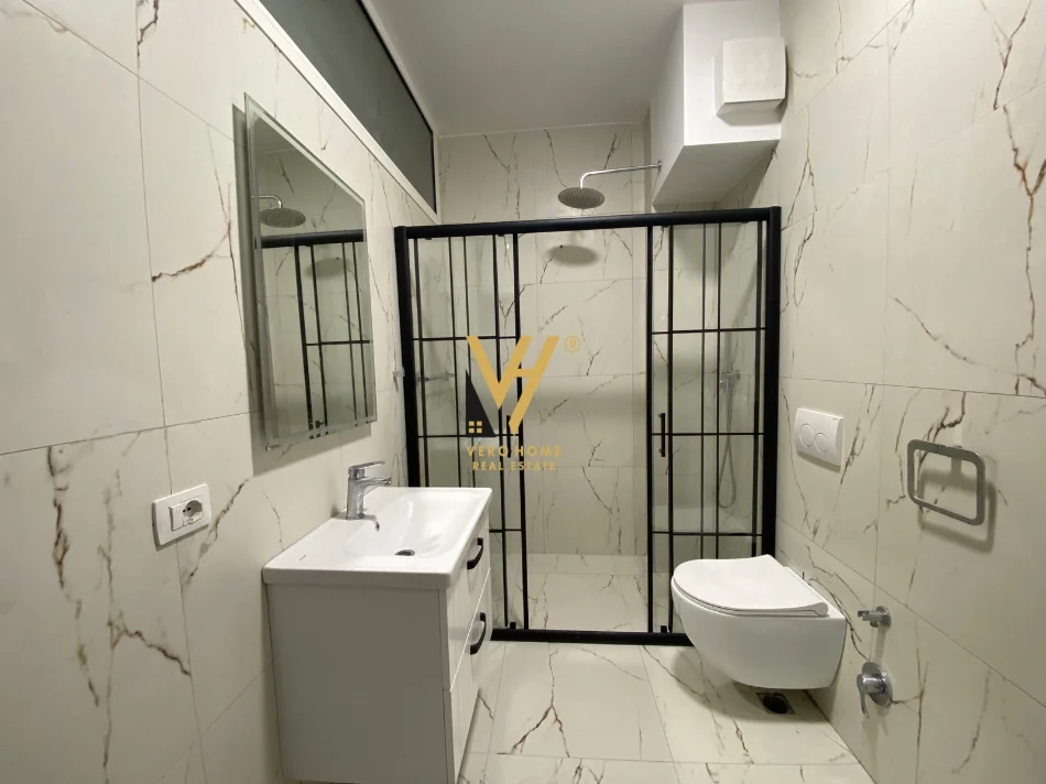 Tirane, shitet apartament 2+1+Ballkon Kati 3, 80 m² (RRUGA E DURRESIT)