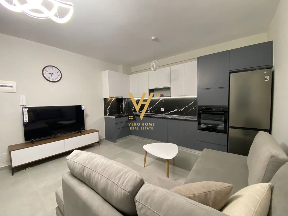 Tirane, shitet apartament 2+1+Ballkon Kati 3, 80 m² (RRUGA E DURRESIT)