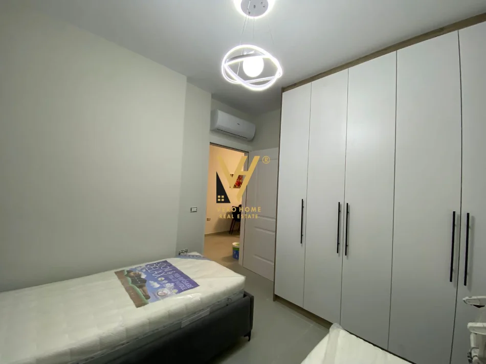 Tirane, shitet apartament 2+1+Ballkon Kati 3, 80 m² (RRUGA E DURRESIT)