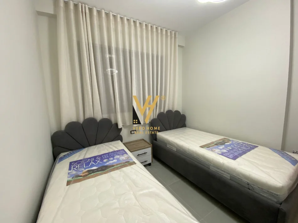 Tirane, shitet apartament 2+1+Ballkon Kati 3, 80 m² (RRUGA E DURRESIT)