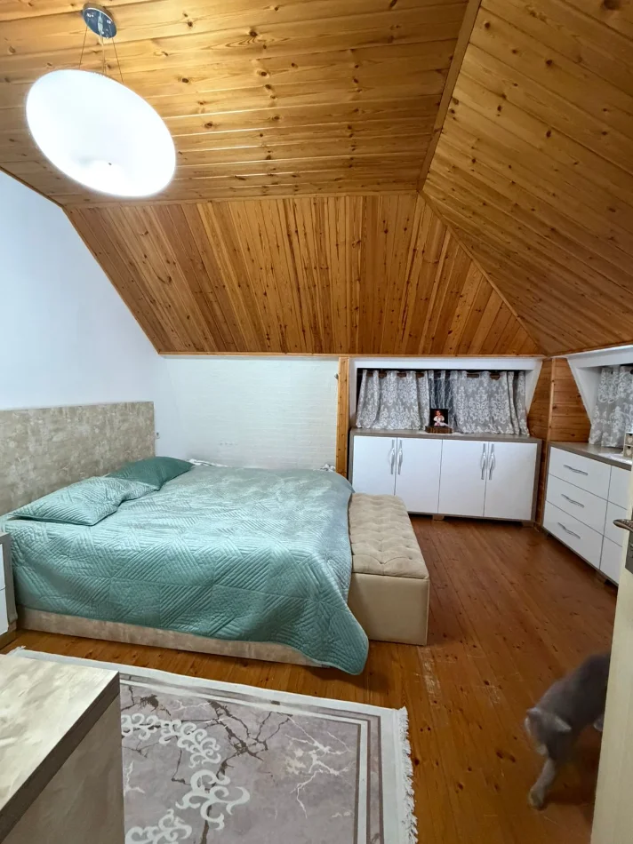 Tirane, shitet apartament Dublex Kati 7, 