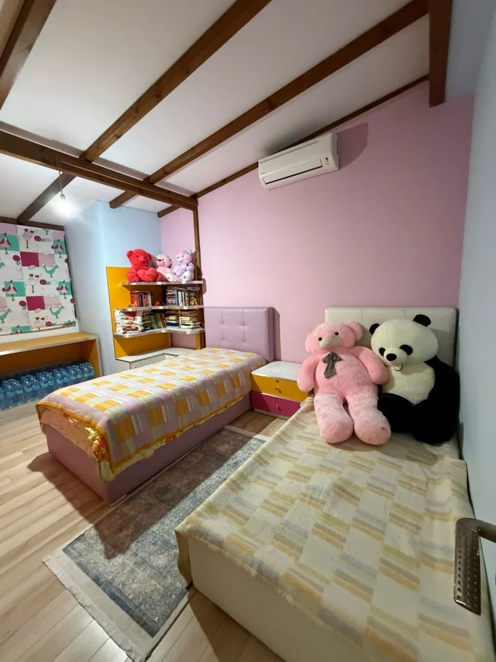 Tirane, shitet apartament Dublex Kati 7, 