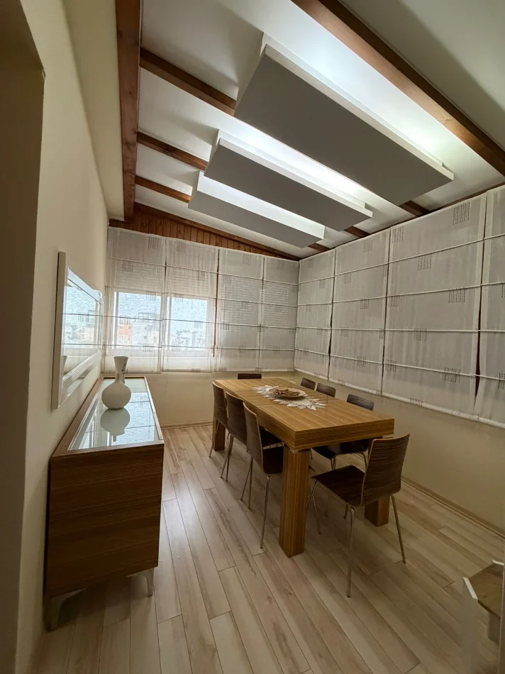 Tirane, shitet apartament Dublex Kati 7, 