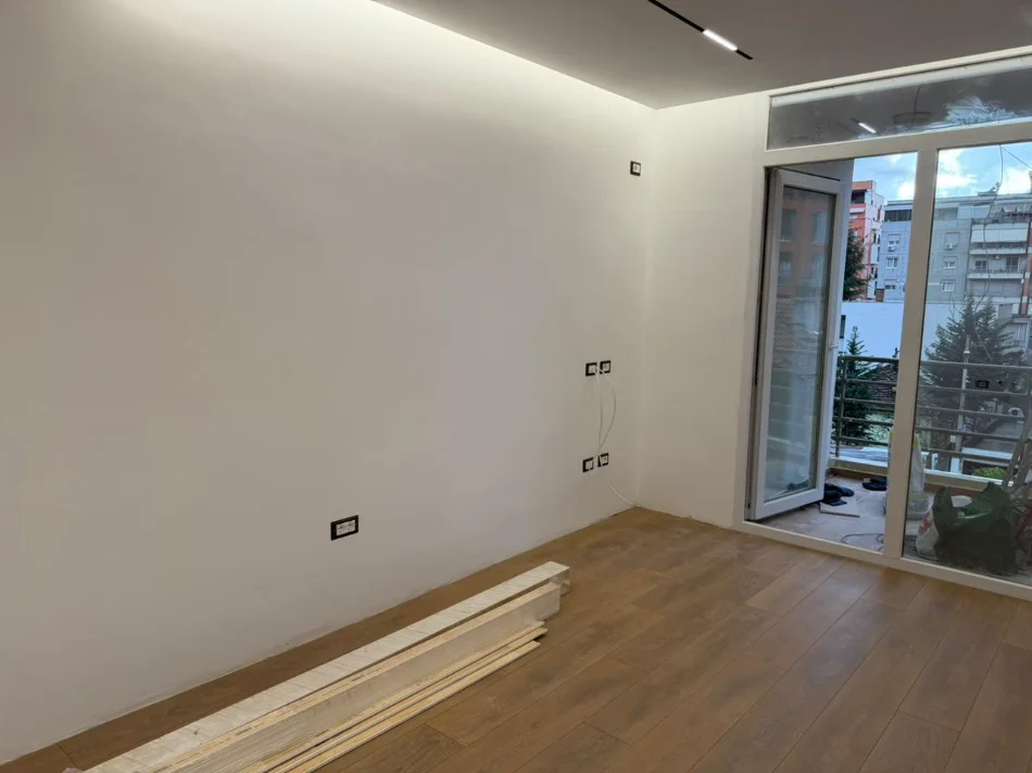 Shitet apartament 1+1, Kati 3, 54 m² 155.000 € (Rruga Muhamet Gjollesha)