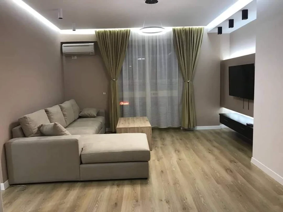 Jepet me qira apartament 1+1 Kati 2, 700 € ,Myslym Shyri