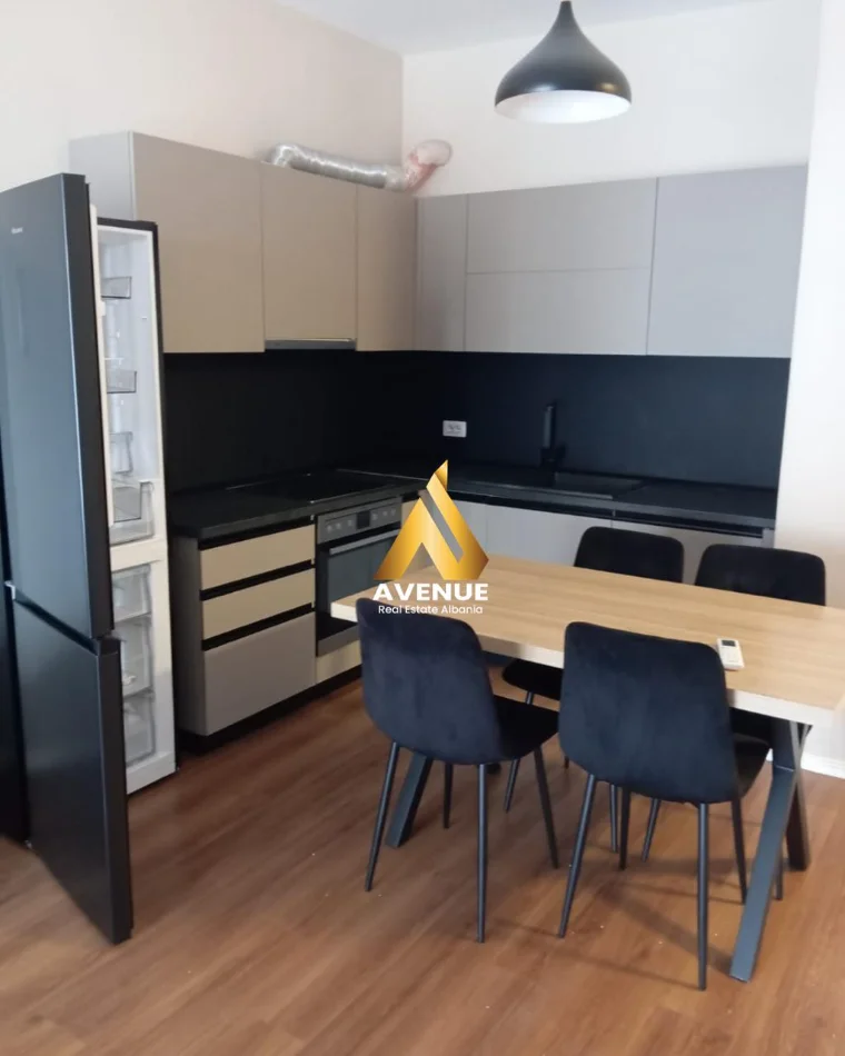 Tirane, jepet me qera apartament 2+1 , 100 m² 600 € (RRUGA 5 MAJI)