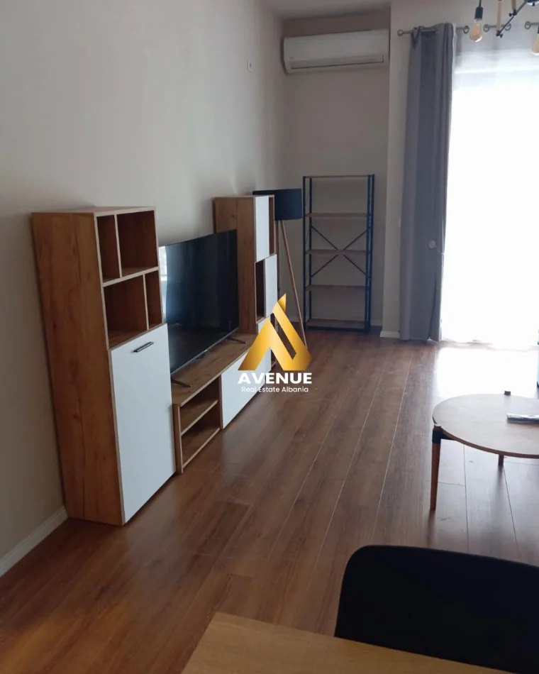 Tirane, jepet me qera apartament 2+1 , 100 m² 600 € (RRUGA 5 MAJI)