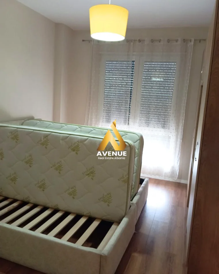 Tirane, jepet me qera apartament 2+1 , 100 m² 600 € (RRUGA 5 MAJI)