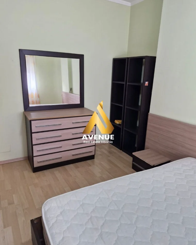 Tirane, jepet me qera apartament 2+1 Kati 8, 80 m² 700 € (Vail Shanto)