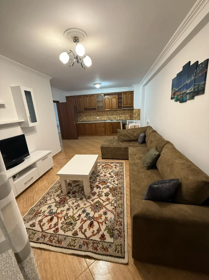 Tirane, jepet apartament 2+1 per qera Kati 3, 112 m² 700 €