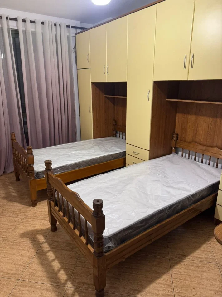Tirane, jepet apartament 2+1 per qera Kati 3, 112 m² 700 €