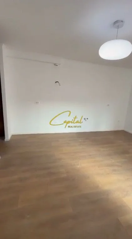 Tirane, shitet apartament 1+1 Kati 3, 50 m² 115.000 € (ISH TREGU ELEKTRIK)