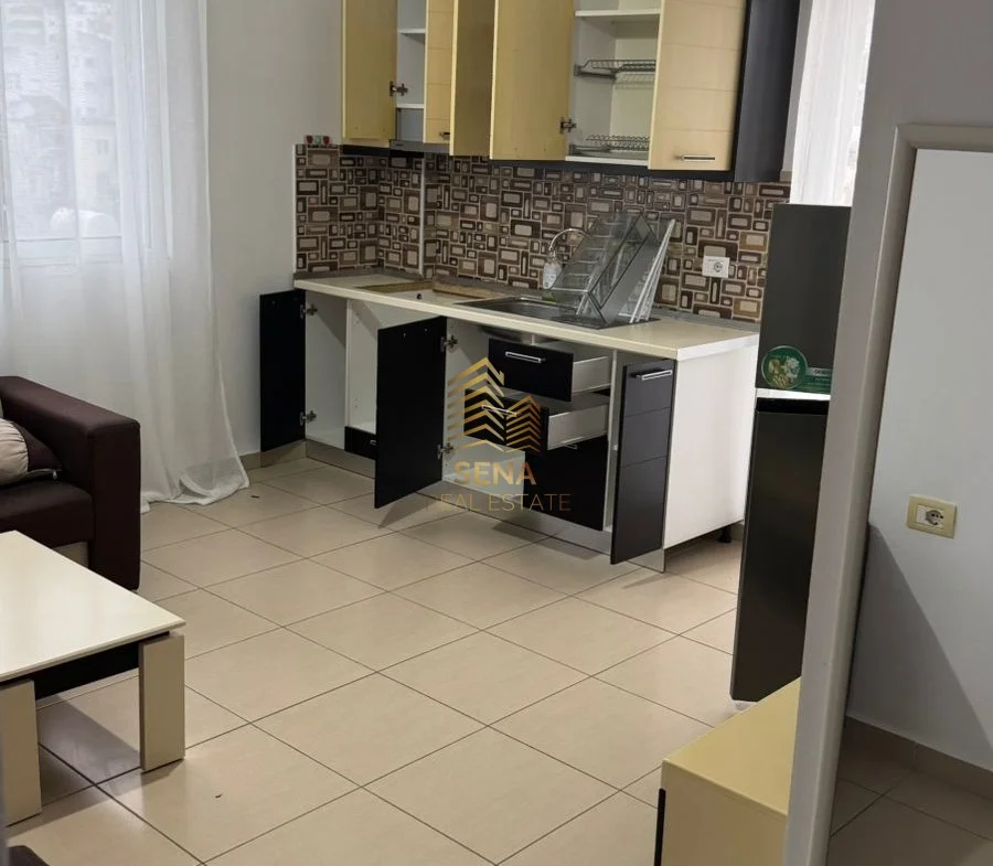 Tirane, jepet me qera apartament 1+1 Kati 3, 60 m² 450 € (5 Maji)