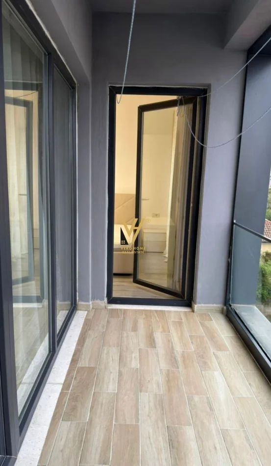 Tirane, jepet me qera apartament 2+1+Ballkon Kati 12, 78 m² 700 € (5 MAJI)