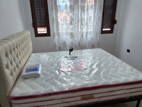 Tirane, jepet me qera apartament 1+1+Ballkon Kati 3, 80 m² 350 € (5 MAJI)