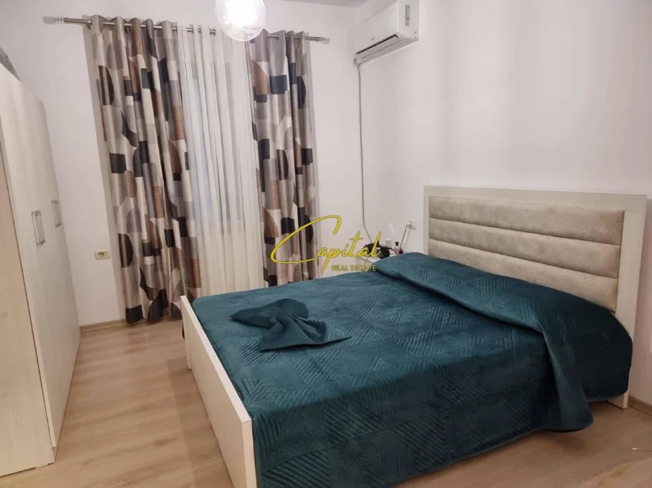 Tirane, jepet me qera apartament 2+1 Kati 7, 100 m² 700 € (ISH STACIONI TRENIT)