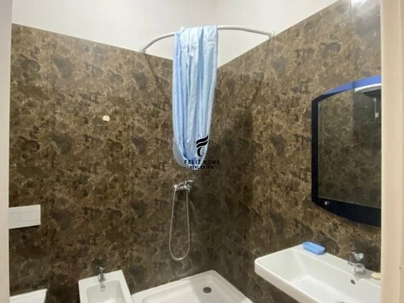 Tirane, jepet me qera apartament 2+1+Ballkon Kati 8, 110 m² 900 € (ZOGU I ZI)