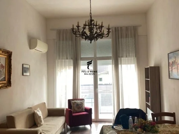 Tirane, jepet me qera apartament 2+1+Ballkon Kati 8, 110 m² 900 € (ZOGU I ZI)