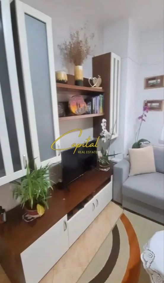 Tirane, jepet me qera apartament 2+1 Kati 4, 85 m² 380 € (YZBERISHT)