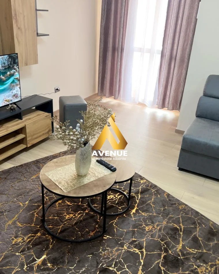 Tirane, jepet me qera apartament 1+1 Kati 4, 68 m² 700 € (rruga kavajes)