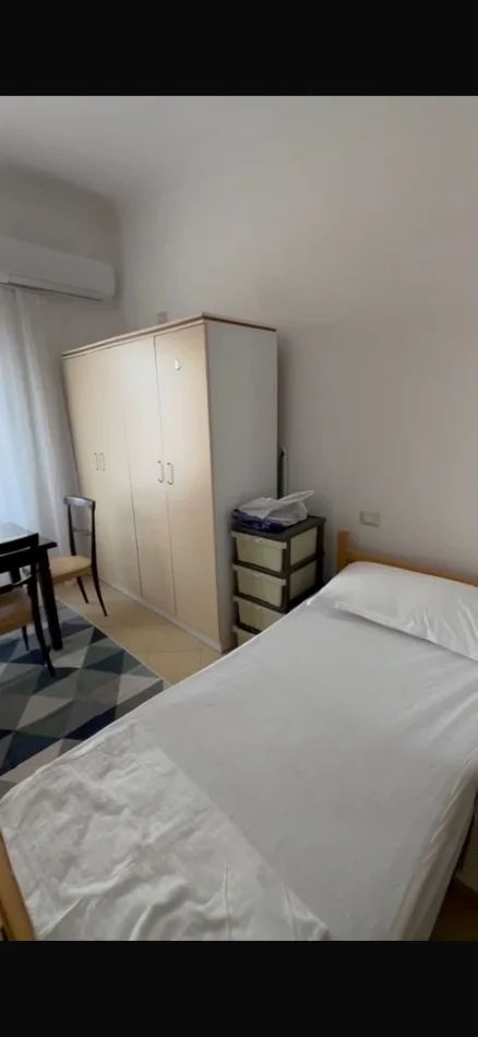 Tirane, jepet me qera garsonier Kati 5, 30 m² 300 € (5 Maji)